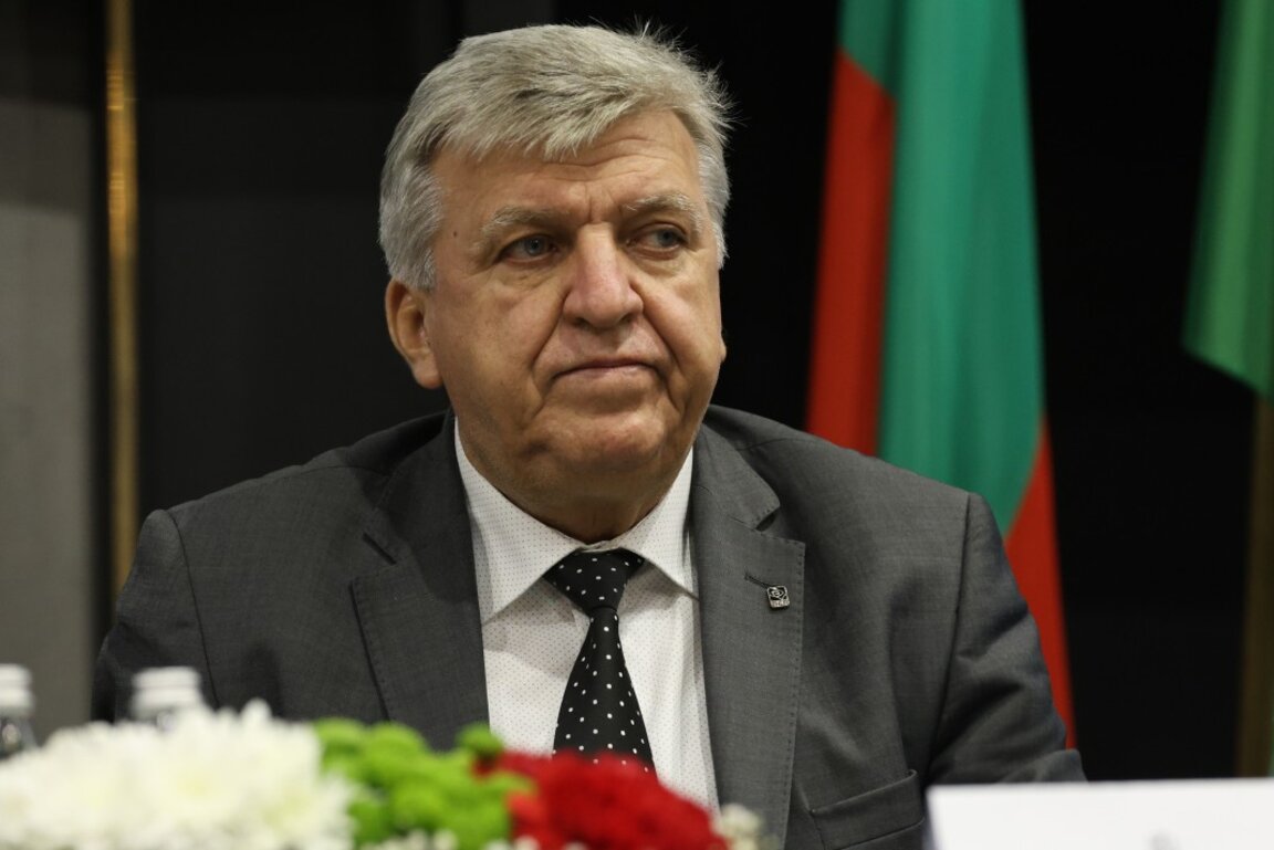 Министърът на околната среда и водите Манол Генов