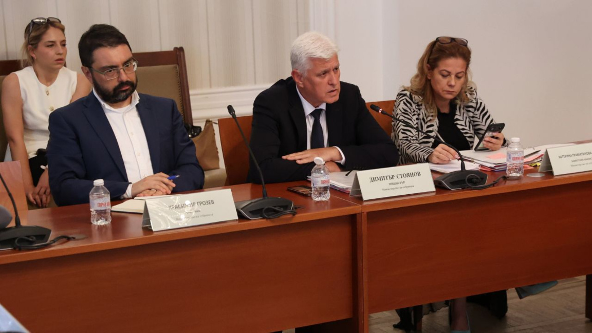 Verteidigungsminister bekräftigt Position des Ministerpräsidenten zur Ukraine