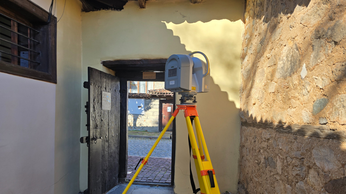 Заснемане на къщата музей „Райна Княгиня“, за създаване на дигитален модел на сградата.