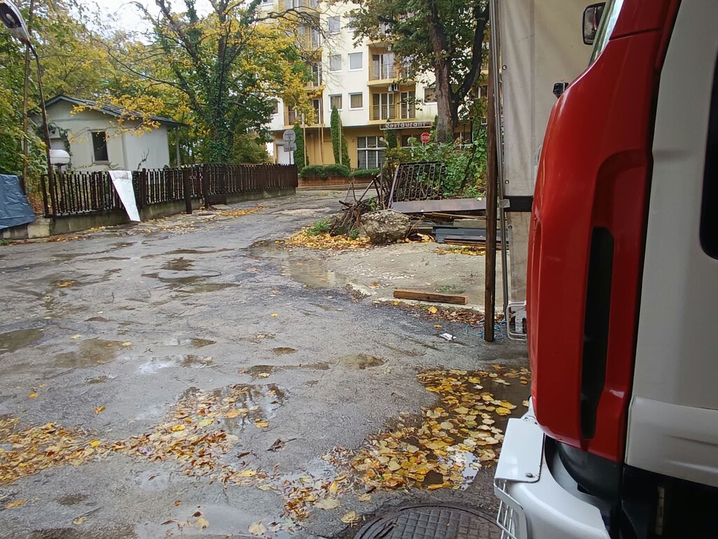Пожарникари от звеното в Златни пясъци в протестна готовност 