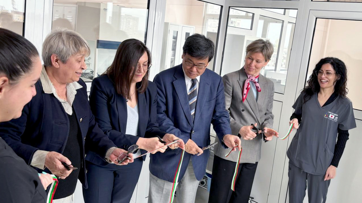 РЗИ - Пловдив вече разполага с модерна РСR лаборатория