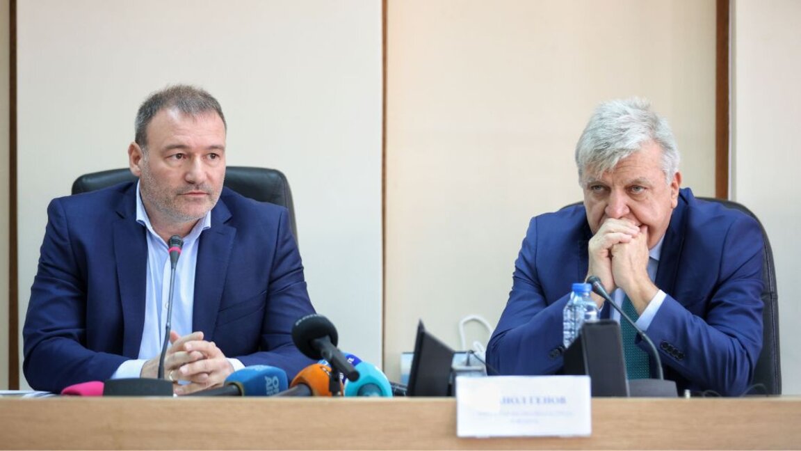 Yavor Dimitrov (à gauche)