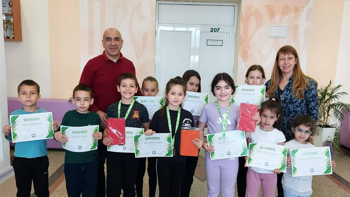 Медали от състезание по математика получиха ученици от Мездра