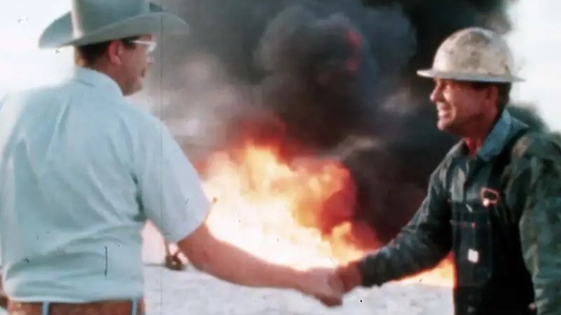 Кадър от филма "Ефектът "Белият дом"