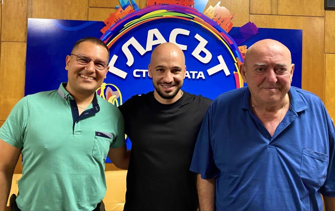Проф. Константин Каракостов(вляво)  и проф. Боньо Лунгов с Крис Илиев