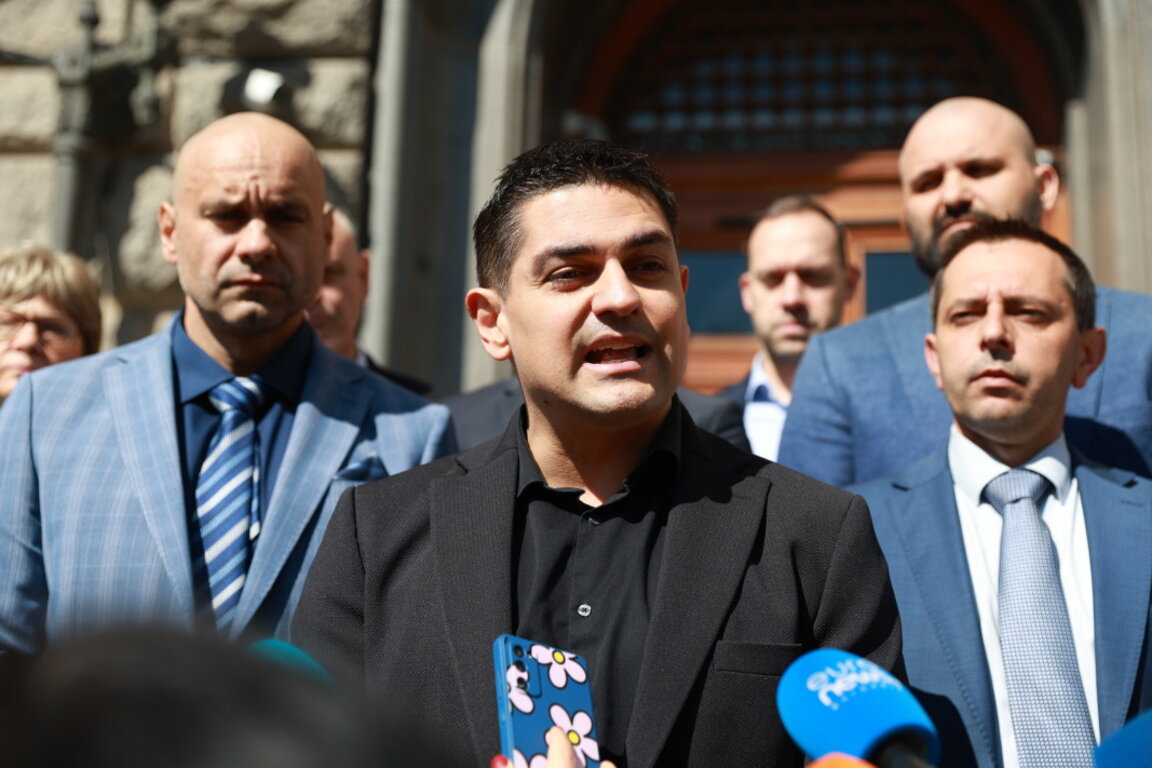 SABRE compte protester contre la dissolution de son groupe parlementaire...