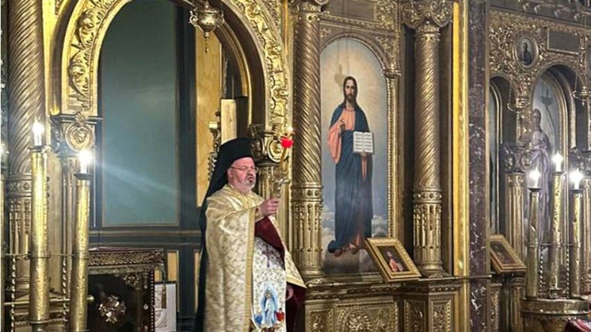 Православни християни в Истанбул посрещнаха Великден в българската църква "Св. Стефан"