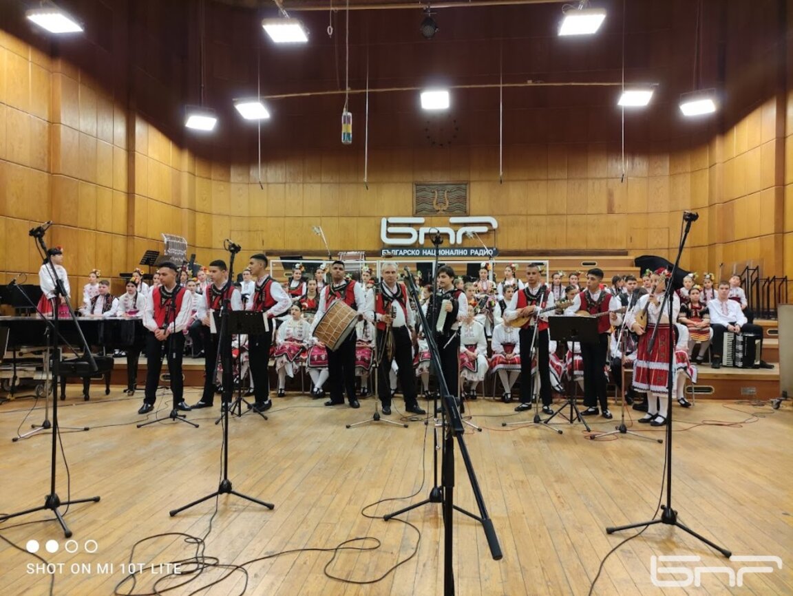 "Млади фолклорни таланти" с галаконцерт на сцената на Първо студио на БНР