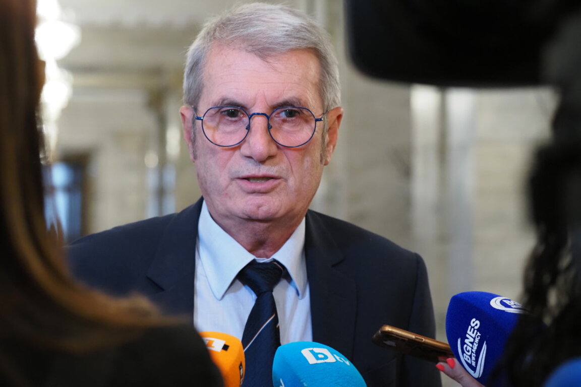 Министърът на здравеопазването д-р Христо Хинков.