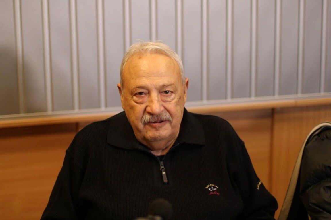 Напусна ни журналистът Иван Гарелов