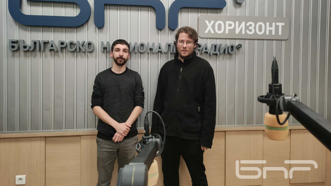 Стефан Стефанов и доц. д-р  Александър Куртенков (от ляво на дясно)