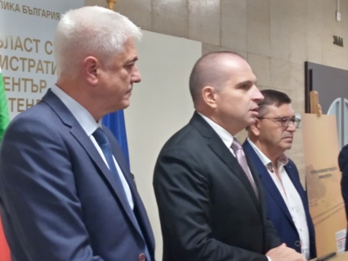 Задържаните служители на "Автомобилна администрация" са уволнени