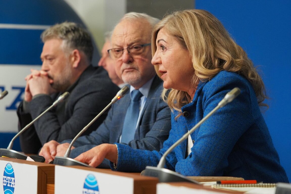Българските учени разясниха казуса на специална пресконференция