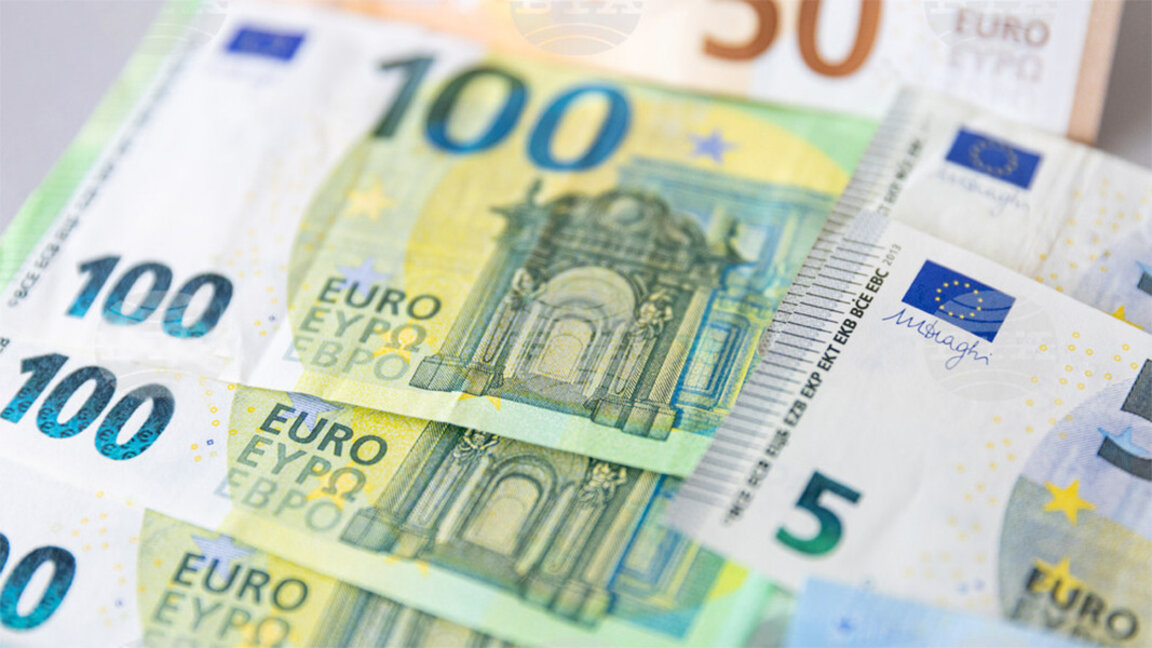 Les comptes en léva seront automatiquement convertis en euros...