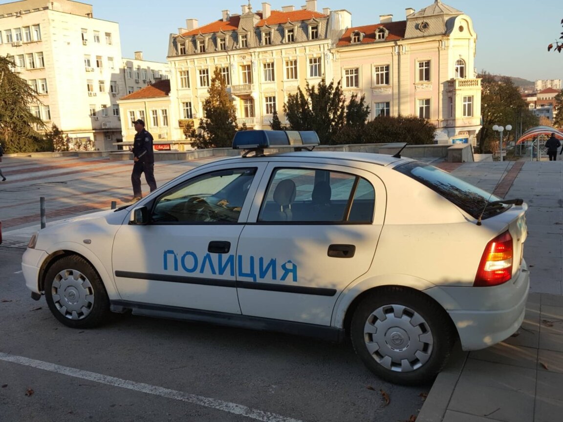 Откраднаха 2000 евро от дом