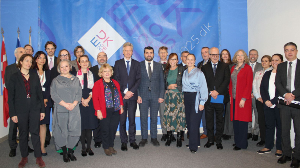 Ministri i jashtëm zhvilloi bisedime me ambasadorët e vendeve të BE-së në Sofje