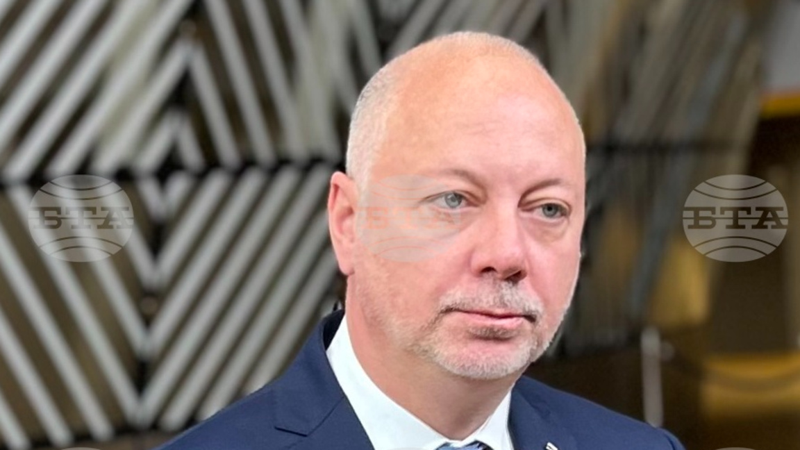 Премиерът пред БНР: Да започнем 2026 г. с удължителен бюджет е рисково
