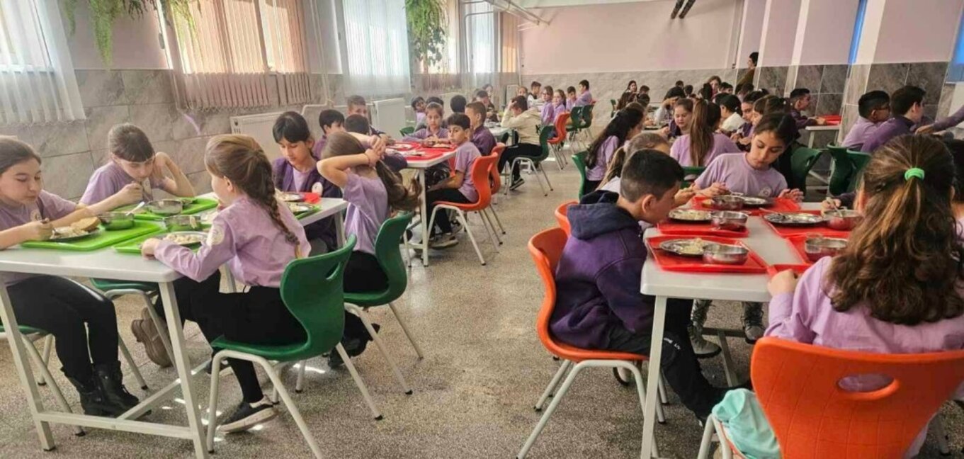Glavinitsa’da çocuklara ücretsiz sıcak öğle yemeği