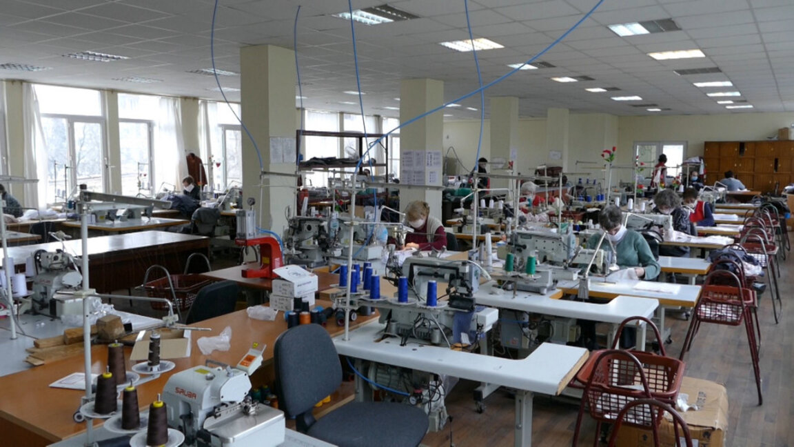 Цех на старозагорската общинска фирма „Мересев“