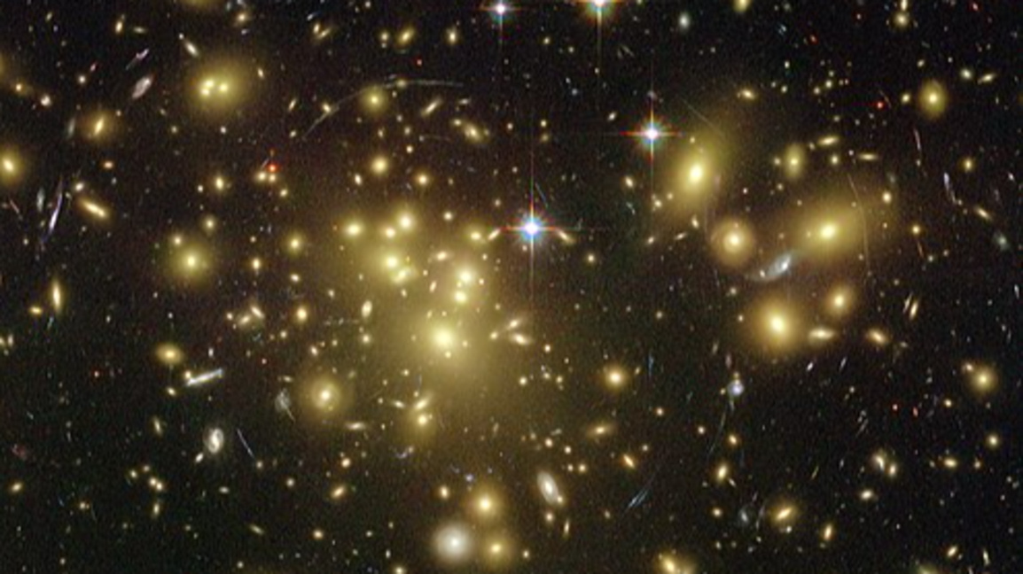  Астрофизик твърди, че е наблюдавал тъмн...