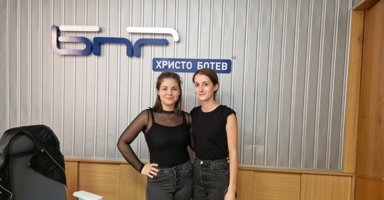 Стефани Христова (вдясно) и Теодора Церовска