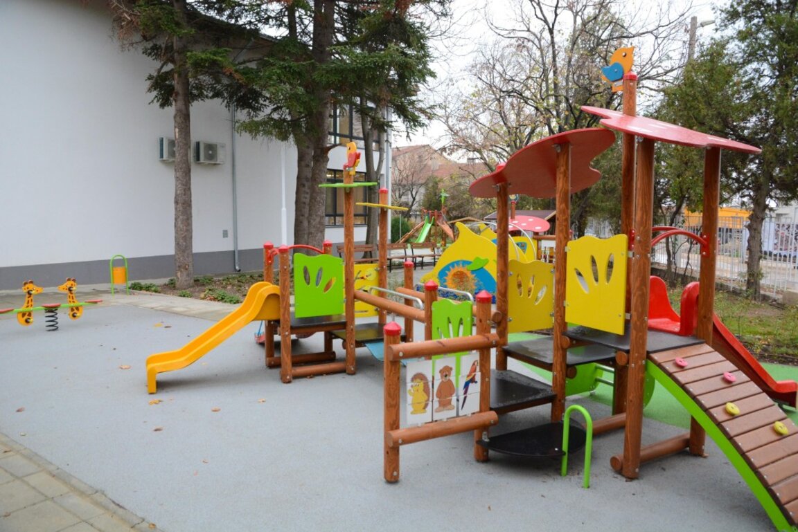 Варненци притеснени от нова наредба за прием в детските градини и ново райониране