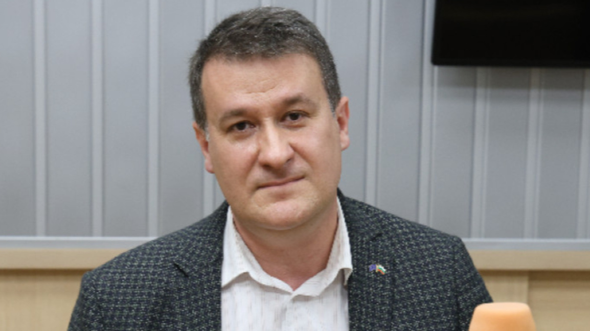 Доц. Милен Любенов
