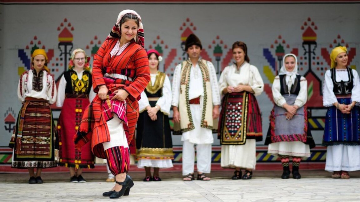 Vardim fait la part belle aux broderies traditionnelles bulgares...