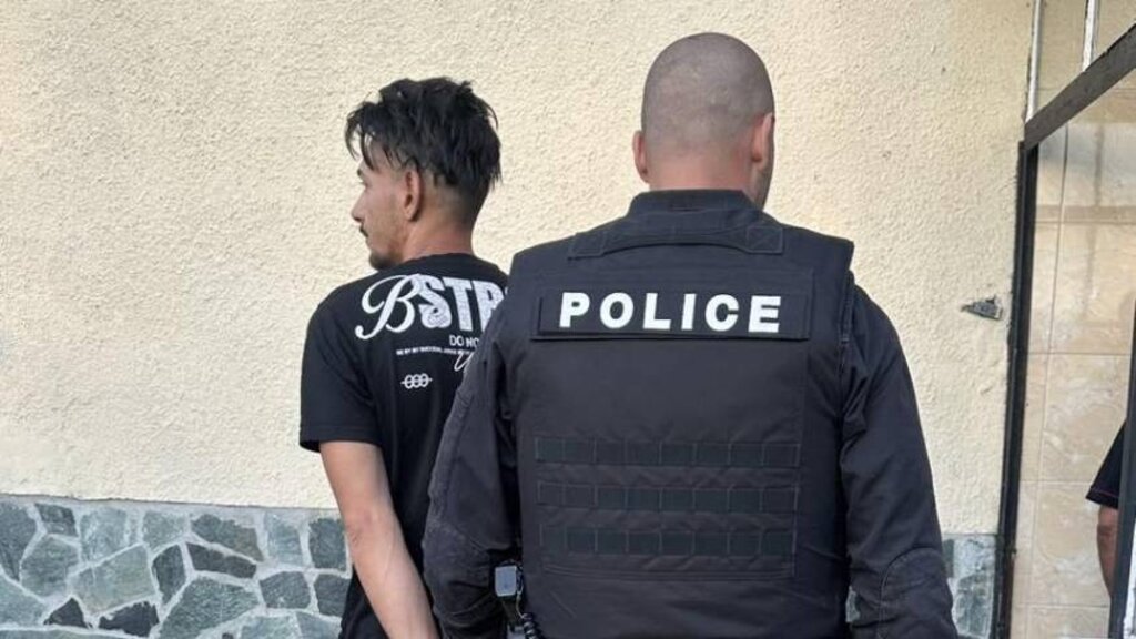 O dubă care transporta 24 de migranți a fost interceptată în apropierea satului de coastă Lozeneț