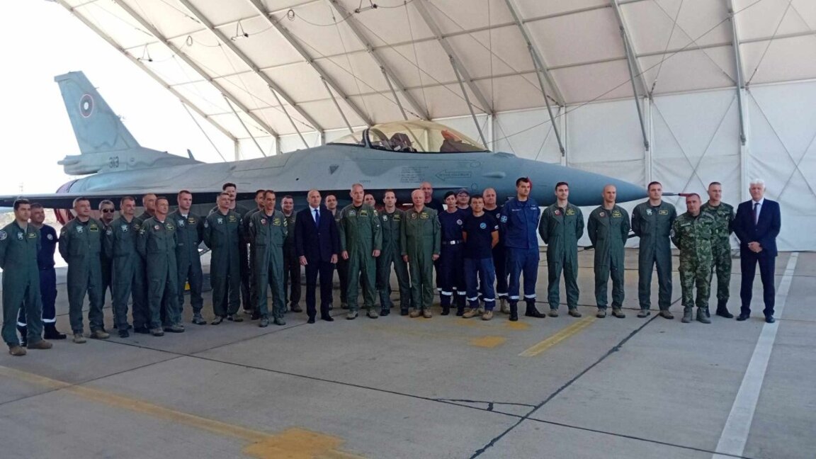 Поддръжката на F-16 и липсата на обучени пилоти са проблем, смята президентът