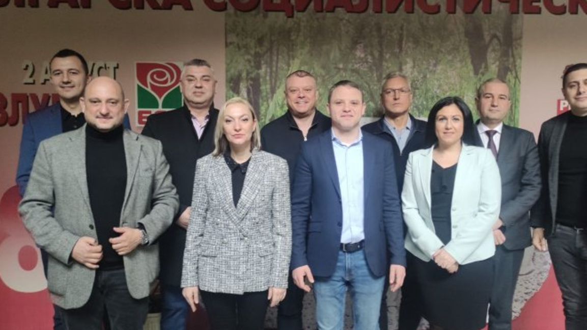 Националният съвет на БСП избра част от водачите си за предстоящите избори