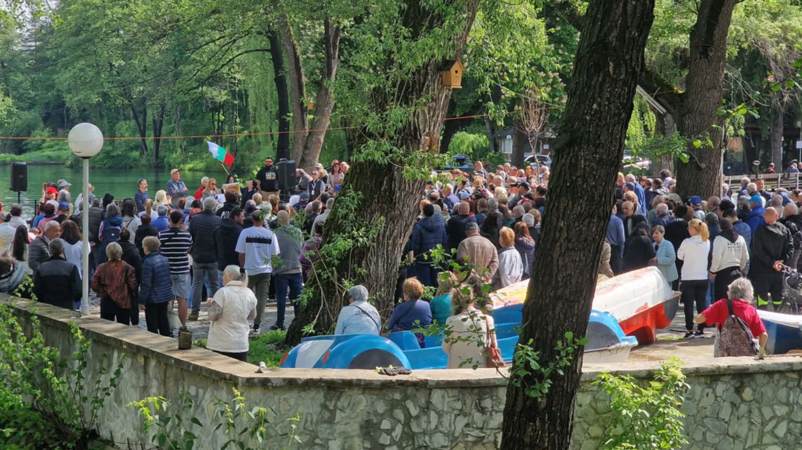 Жители на Велинград излизат на нов протест в защита на Клептуза 