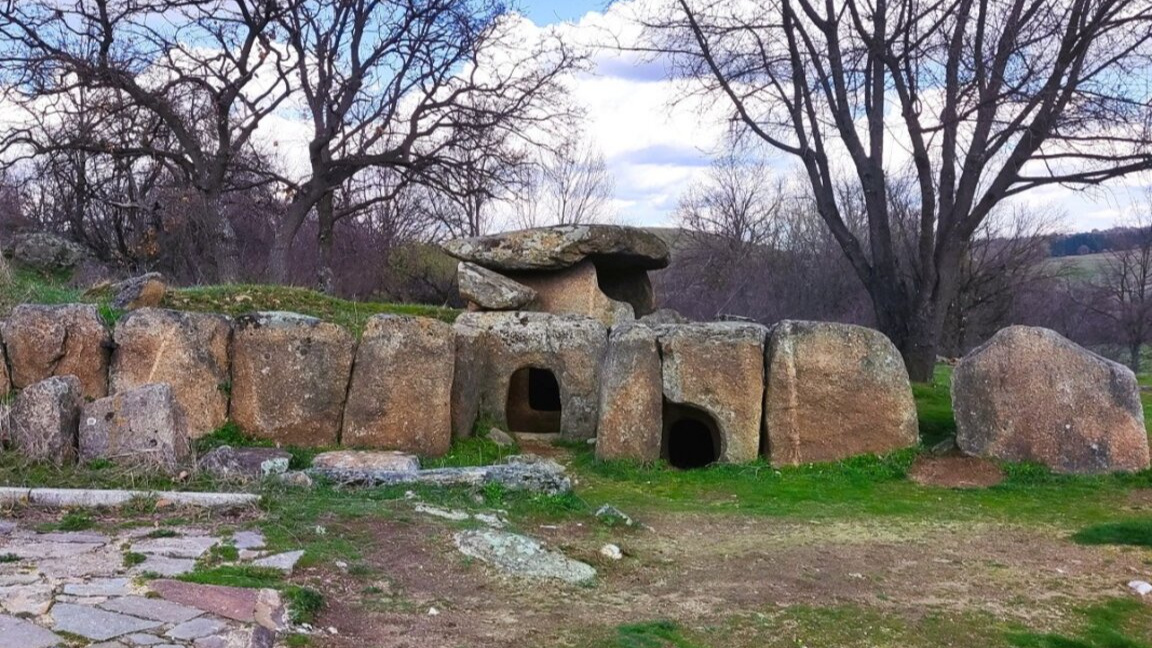 Dolmen „Notschewi tschairi“