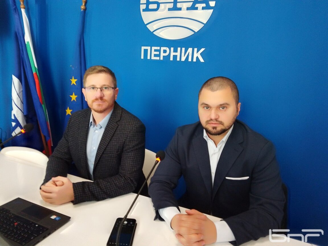 Народният представител Димо Дренчев /вляво/ и общинският съветник Радослав Червенков