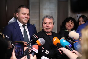 Тошко Йорданов отхвърли упреците на опозицията за председателските места в комисиите на НС