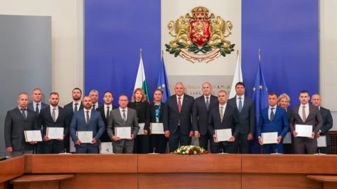 Наградиха служители на МВР заради акцията с дрога край Бургас 