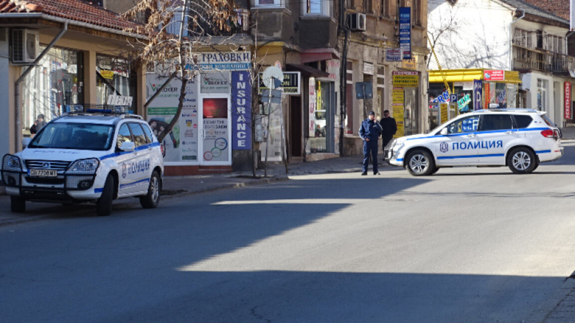 Задържаха таксиметров шофьор след гонка с полицията в Кюстендил
