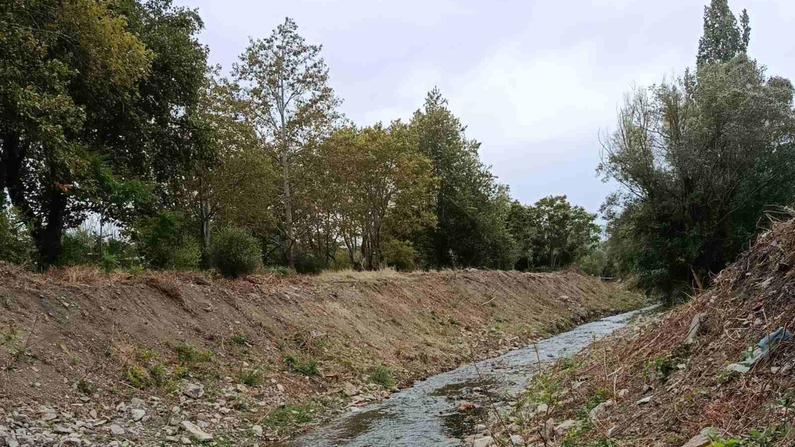 Почистен е участък на река Асеновска на изхода за село Бяла в Сливен