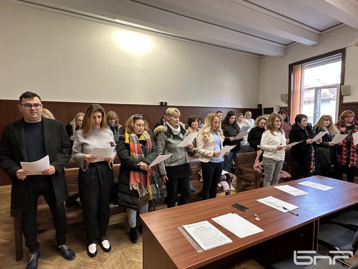 Клетва на 32 съдебни заседатели в Окръжен съд - Хасково