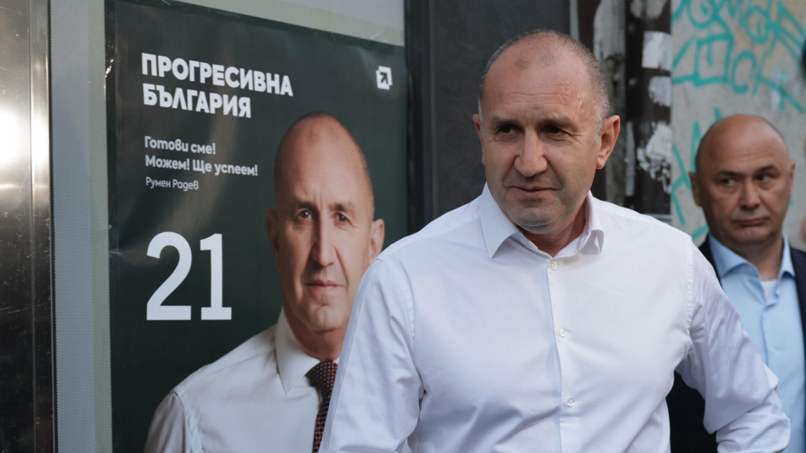 Румен Радев печели предсрочните избори в България