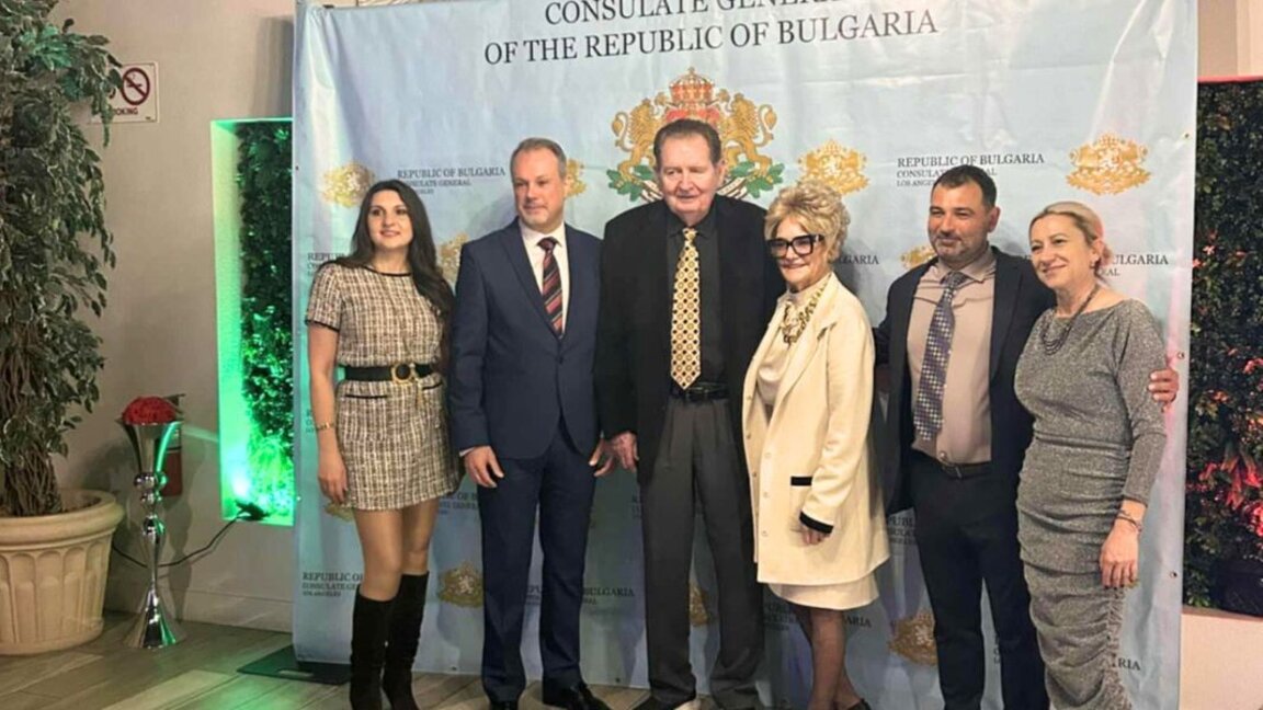 "Златна лаврова клонка" отличи приноса на Робърт Милър към България