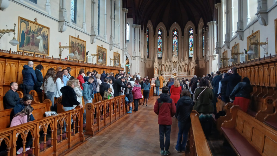  İrlanda'daki Bulgarlar, Bulgarca Paskalya ayininde bir araya geldi