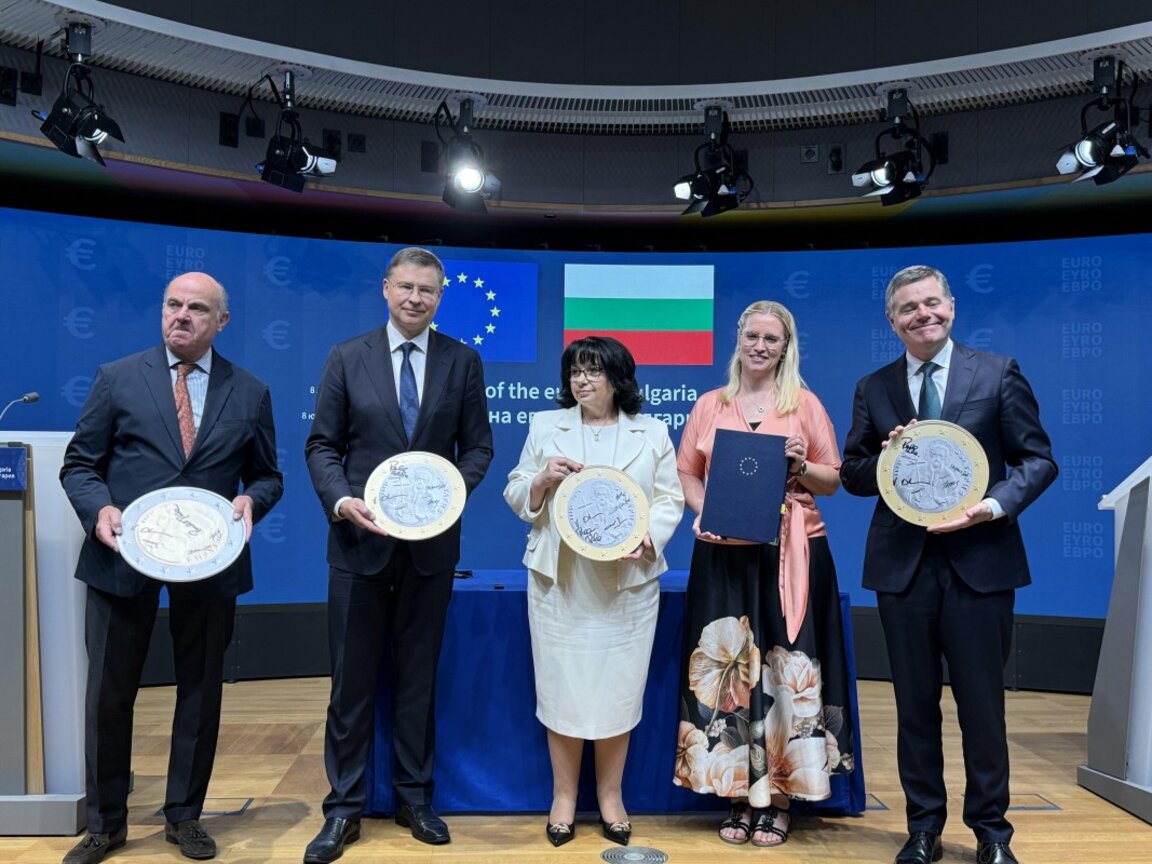 Министър Петкова: Днес България постигна една своя стратегическа цел - членството в еврозоната