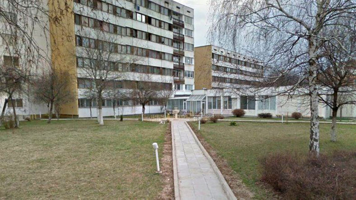 Откриват ремонтиран терен към студентските общежития в София