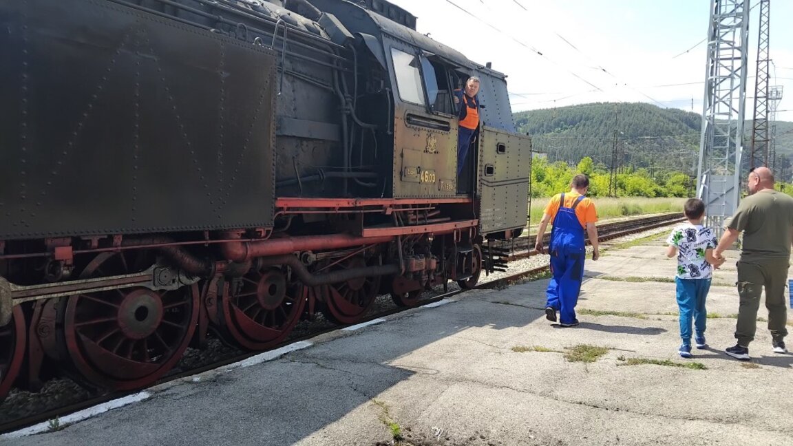 Ретровлак до Долни Раковец за Фестивала на чесъна