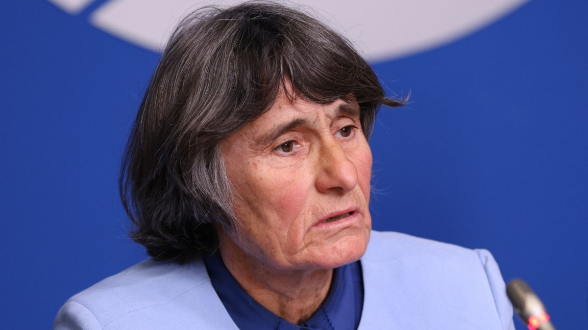 Zdravka Evtimova: “La sociedad está abocada a un abismo” 