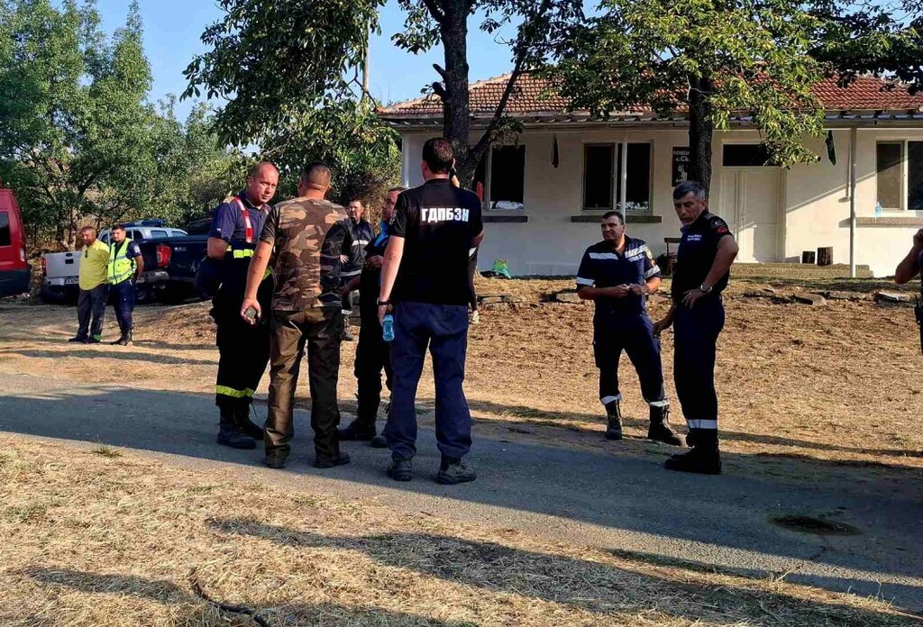 Пожарът в района на село Скала е овладян