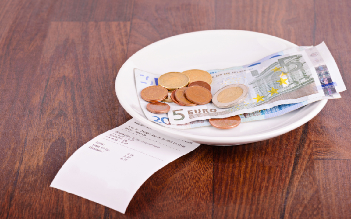 Le passage à l'euro dans la nuit du Réveillon du Jour de l'an sème la confusion chez les restaurateurs...