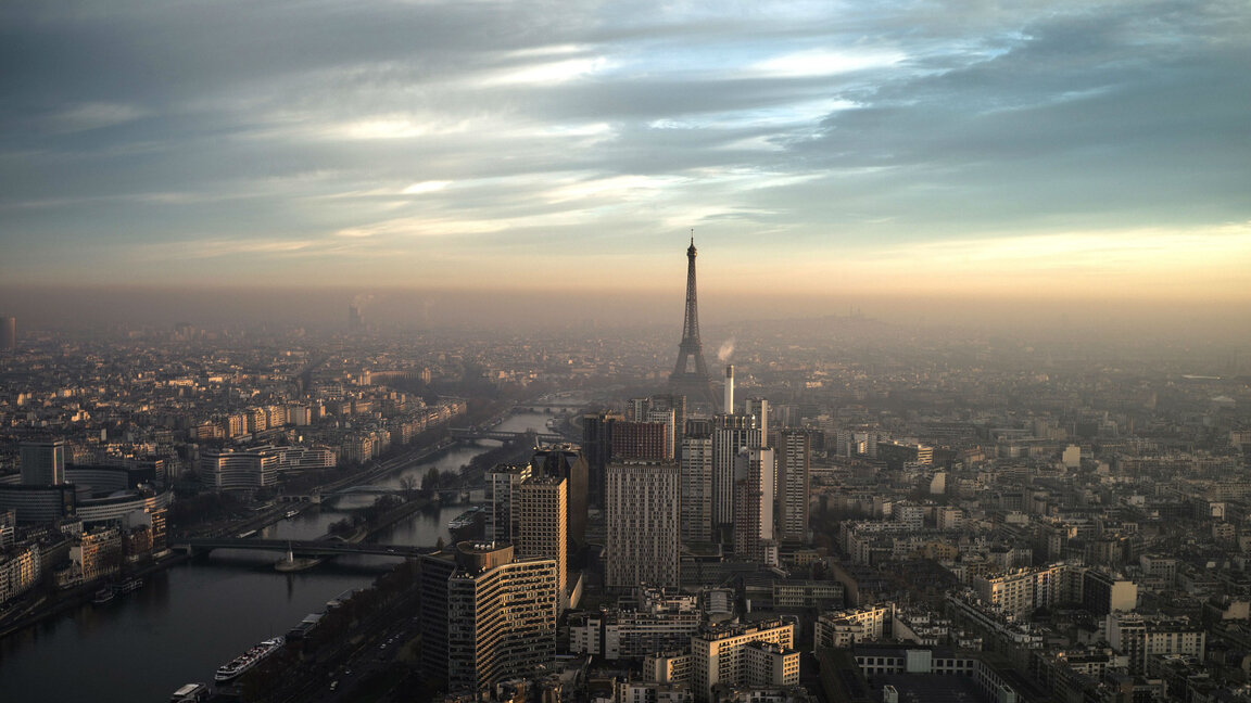 Париж призова французите, живеещи в Иран, да напуснат страната