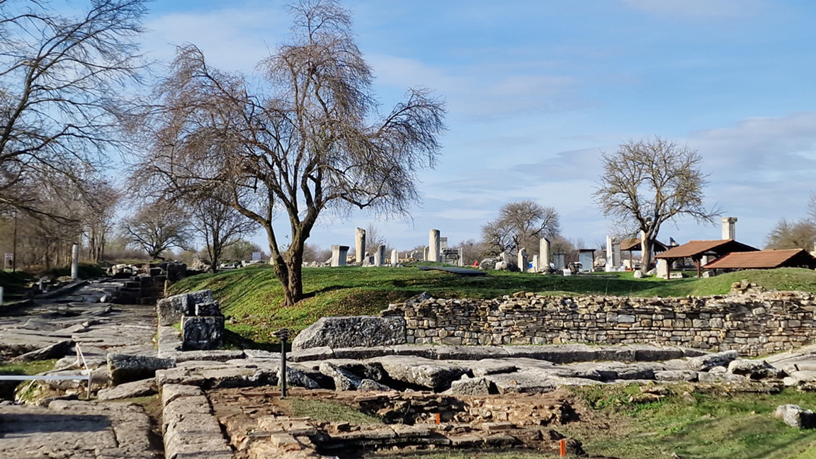 Archaeologists unearth ancient "mall" with 26 shops in Nicopolis ad Istrum